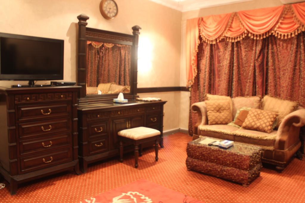 Royal Hotel Suites Jeddah Exterior photo
